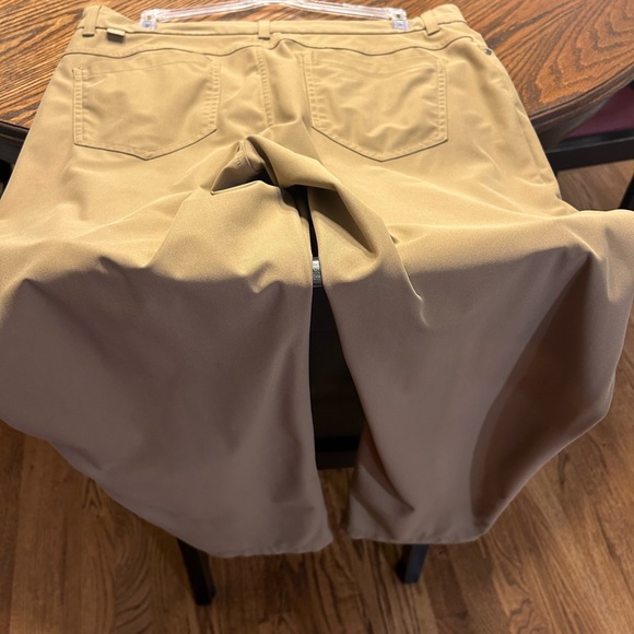 Men’s VRST khaki pants 33x30.  EUC.  Worn 2-3 times.  No stains or tears. - Picture 4 of 5